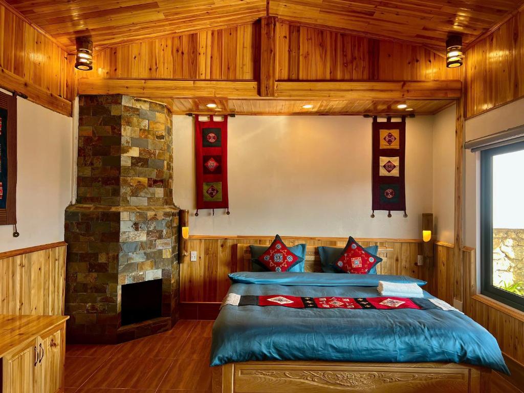 Sapa hmong bungalow premium room mountain view